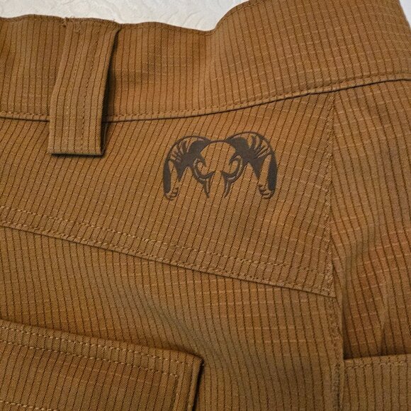 Kuiu Tiberon shorts size 40, 12 inch inseam color is Buck NWOT - Picture 3 of 5